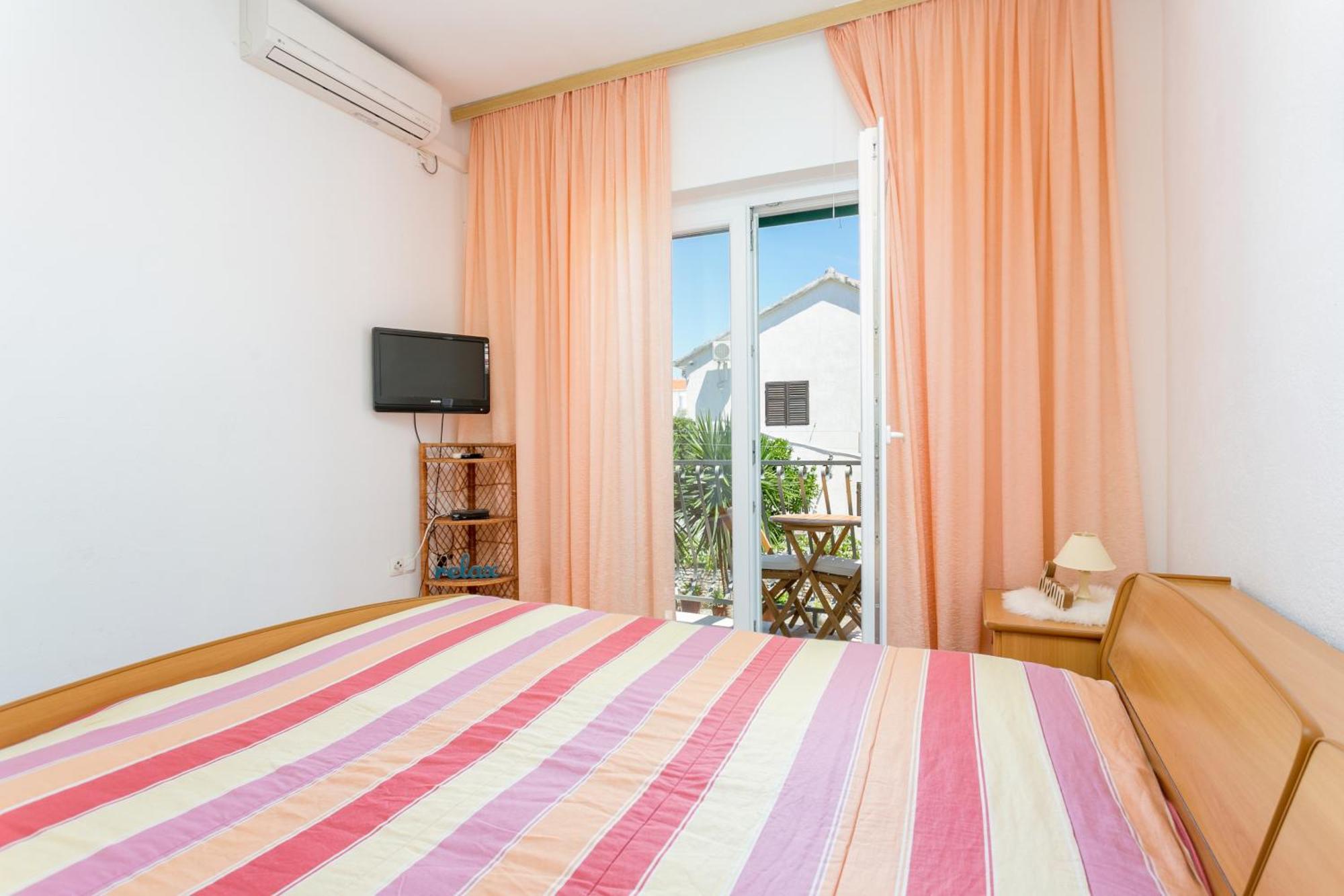 Double Room Supetar 5658D ภายนอก รูปภาพ